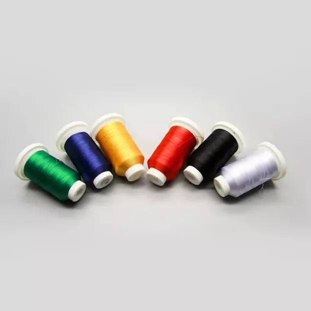 Utmerket kvalitet 100% polyester broderitråd 120D/2 1000m